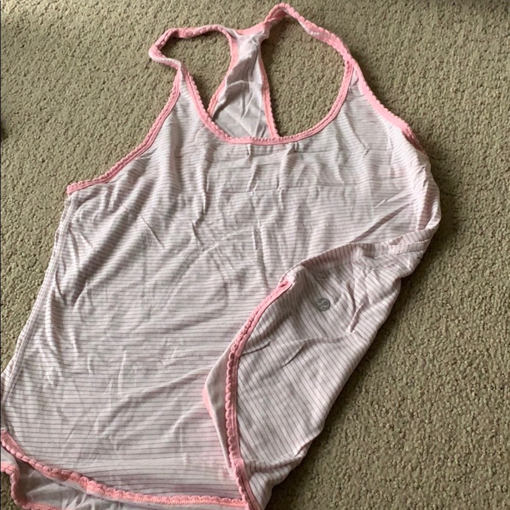 Lululemon essential tank